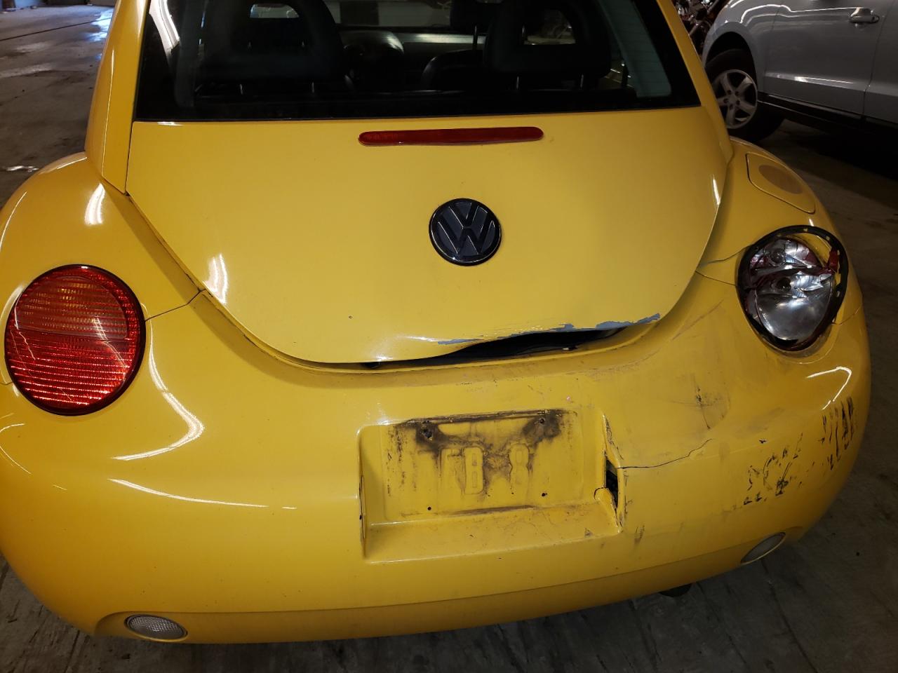 Photo 9 from auction – 2000 VOLKSWAGEN NEW BEETLE with VIN 3VWCD21C1YM483171