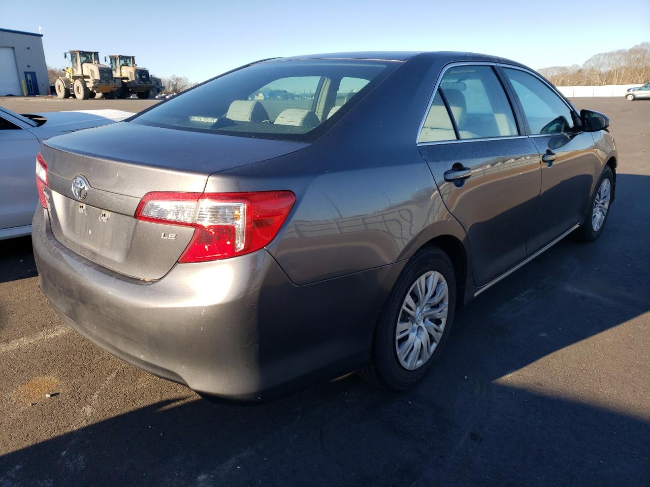Photo 4 from auction – 2014 TOYOTA CAMRY L with VIN 4T4BF1FK0ER340661