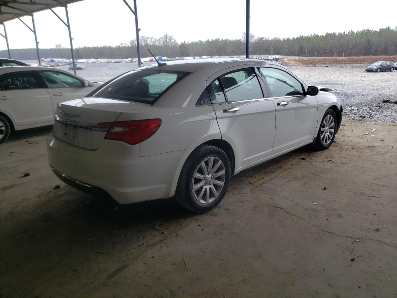 Photo 4 from auction – 2013 CHRYSLER 200 LIMITE with VIN 1C3CCBCG8DN723861
