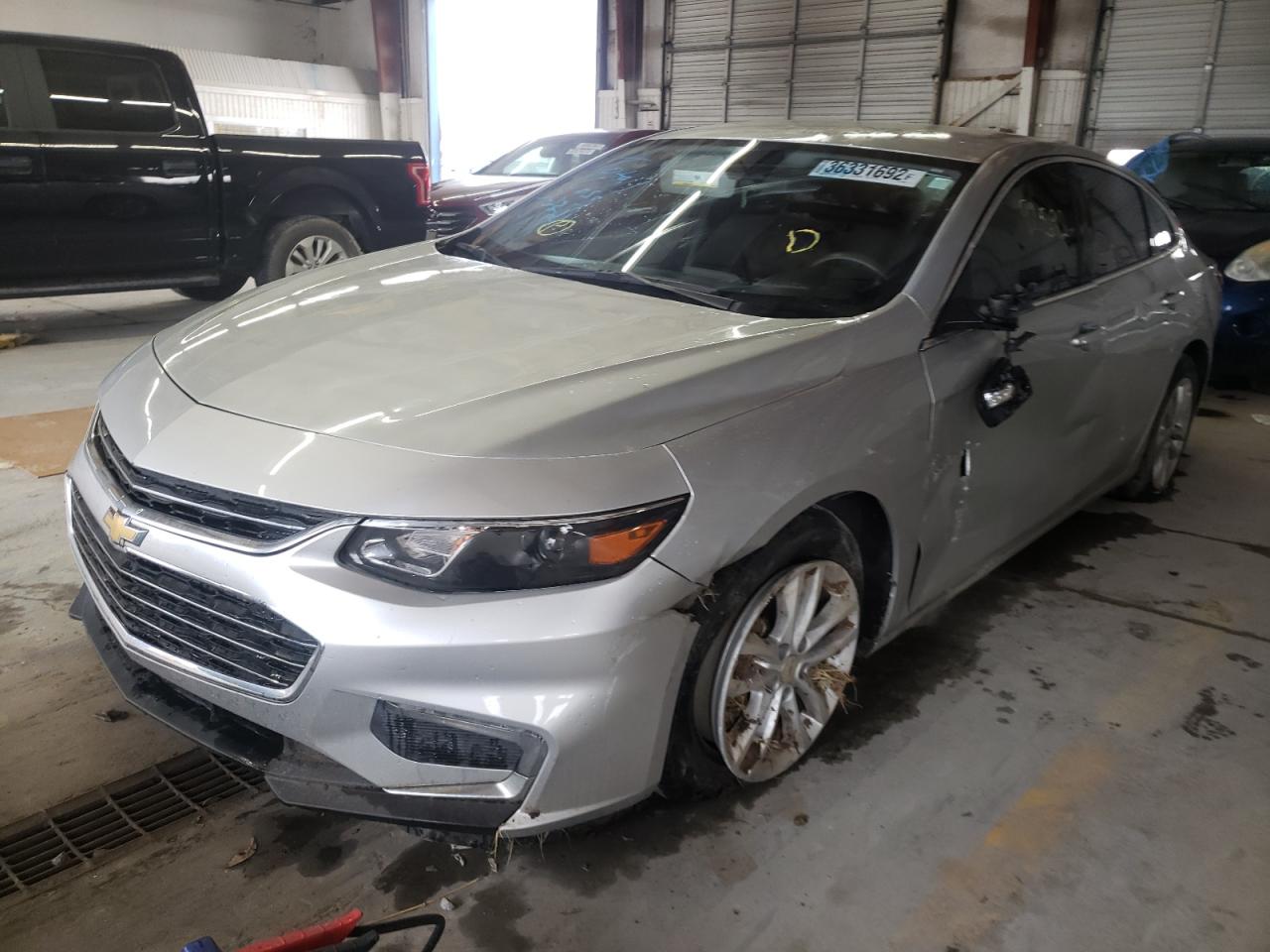 Photo 2 from auction – 2018 CHEVROLET MALIBU LT with VIN 1G1ZD5ST7JF182142