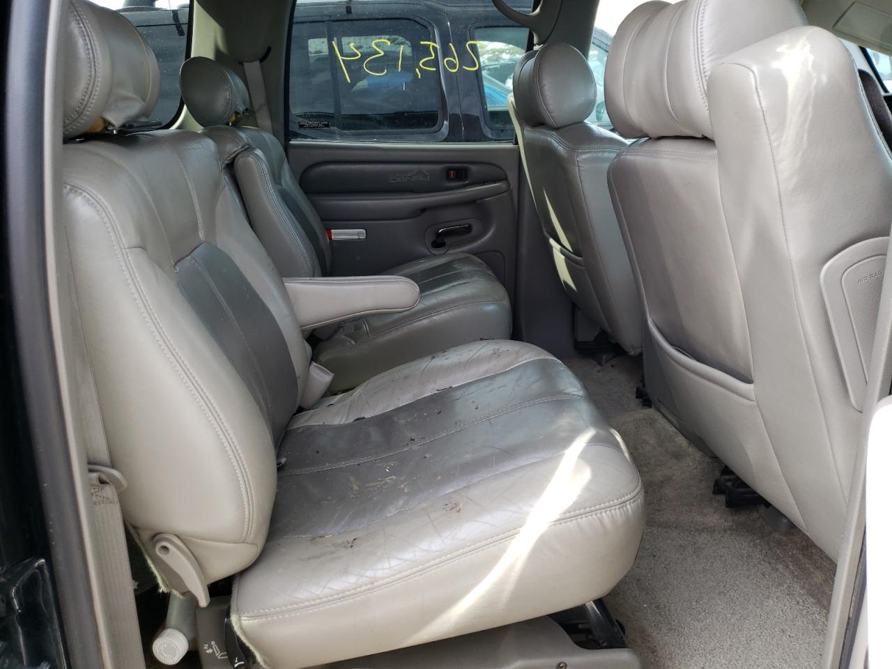 Photo 6 from auction – 2002 GMC DENALI XL with VIN 1GKFK66U82J144446