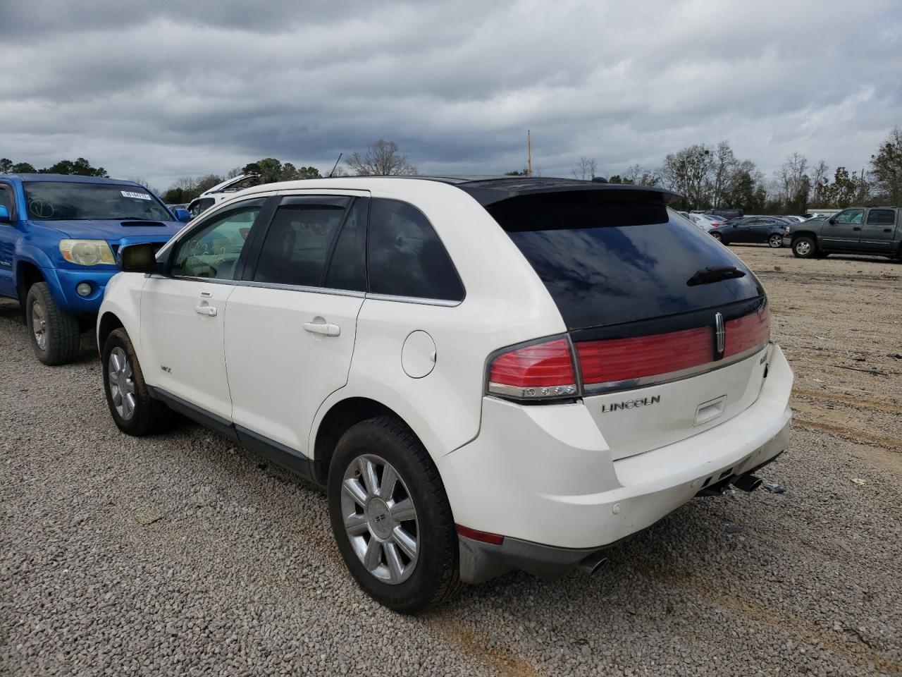 Photo 3 from auction – 2007 LINCOLN MKX with VIN 2LMDU68C57BJ02183