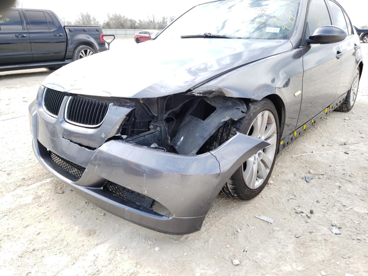 Photo 9 from auction – 2006 BMW 325 I with VIN WBAVB13546KX43977