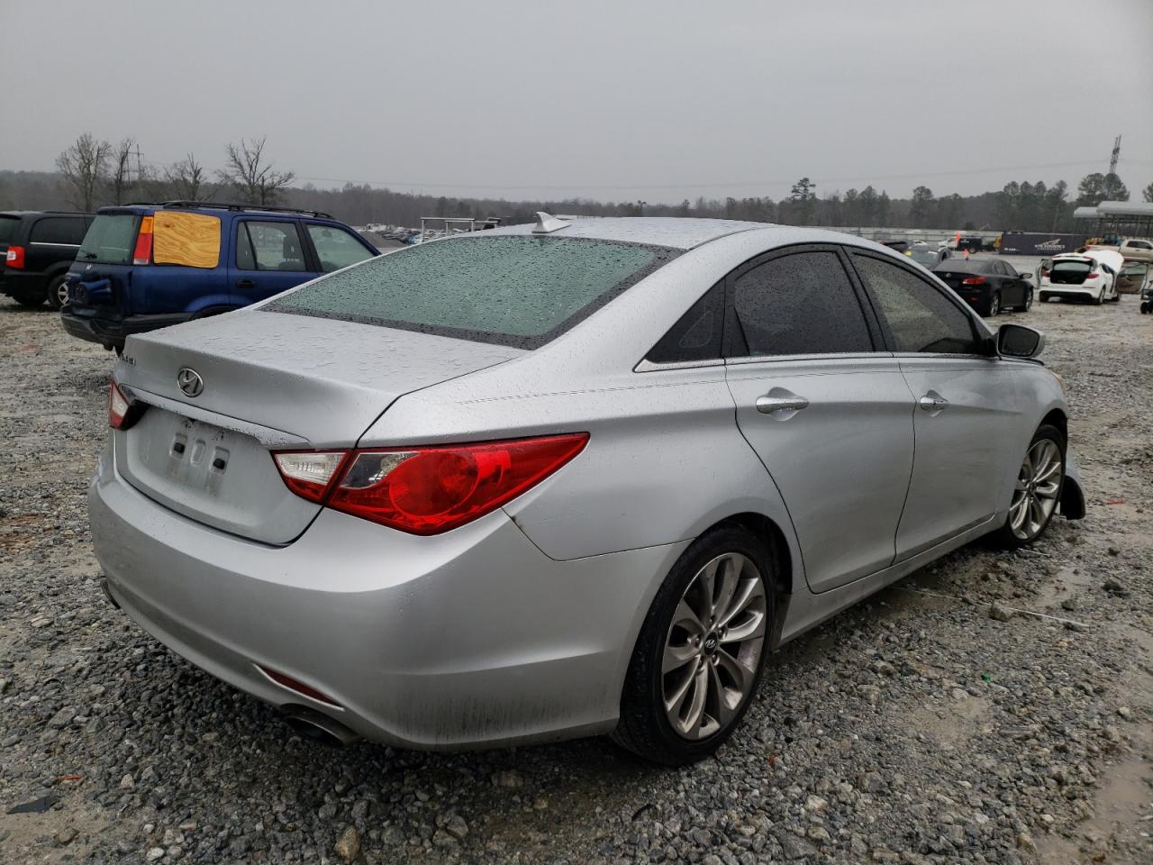 Photo 4 from auction – 2012 HYUNDAI SONATA SE with VIN 5NPEC4AB2CH352041