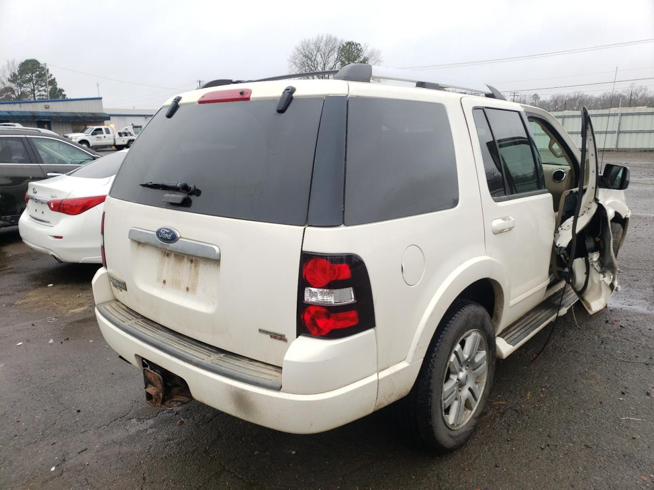 Photo 4 from auction – 2007 FORD EXPLORER L with VIN 1FMEU75897UA69740