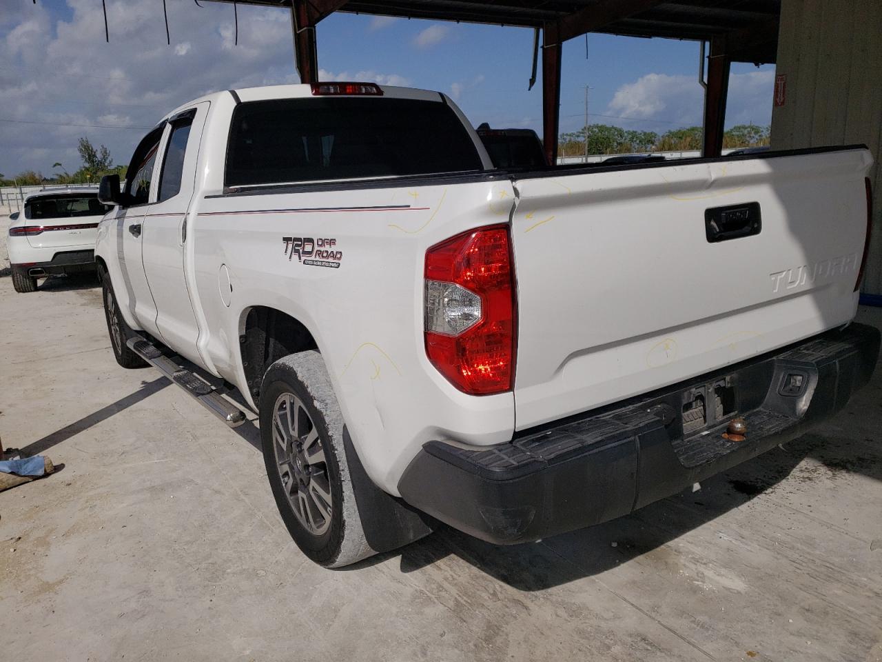 Photo 3 from auction – 2014 TOYOTA TUNDRA DOU with VIN 5TFRU5F13EX033159