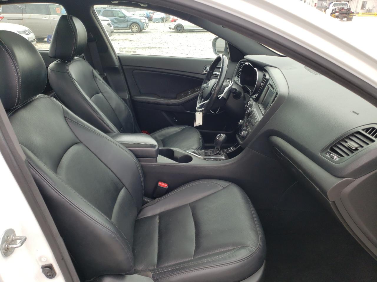 Photo 5 from auction – 2013 KIA OPTIMA SX with VIN 5XXGR4A62DG092926
