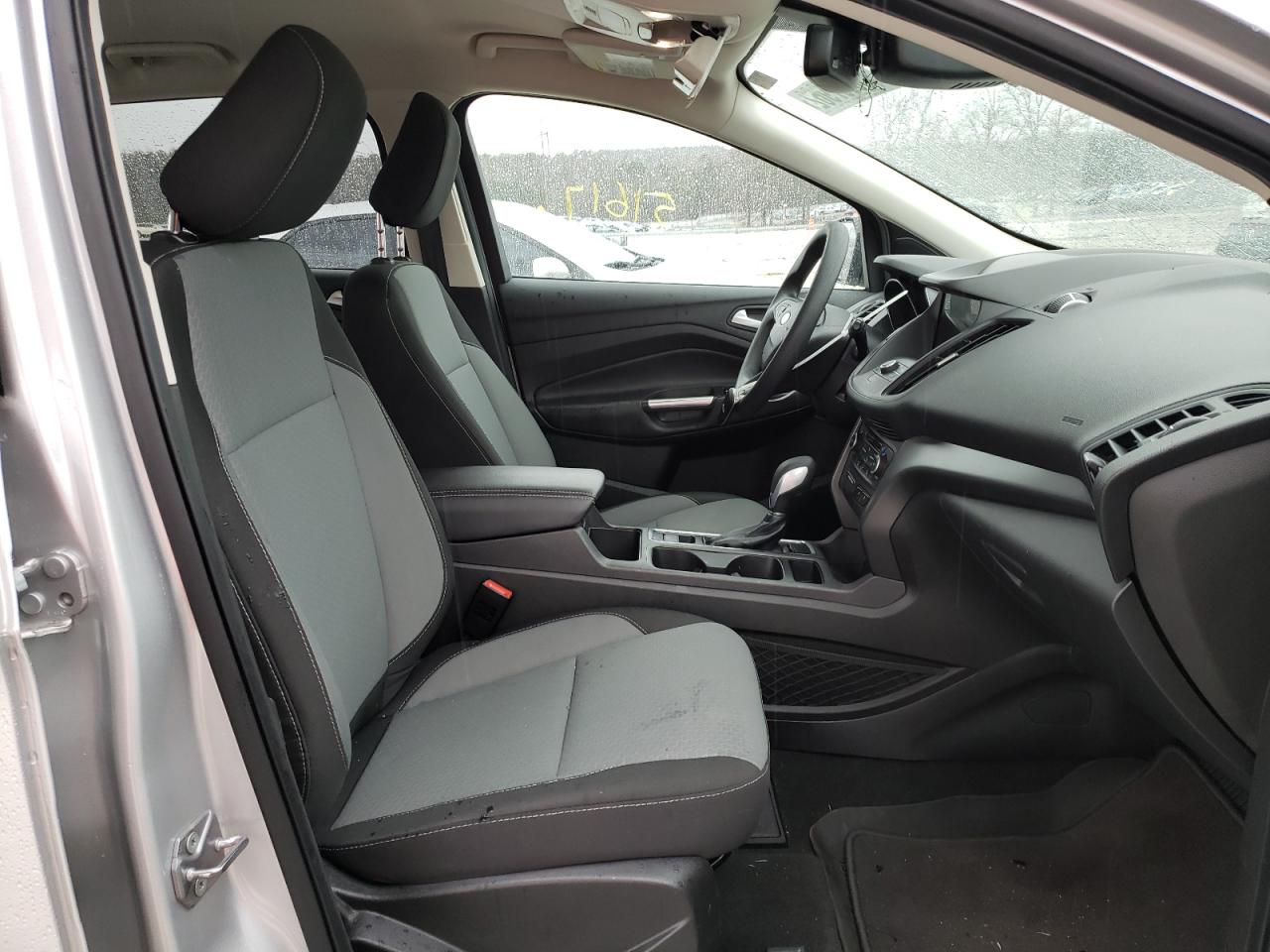 Photo 5 from auction – 2019 FORD ESCAPE SE with VIN 1FMCU9GDXKUB30714