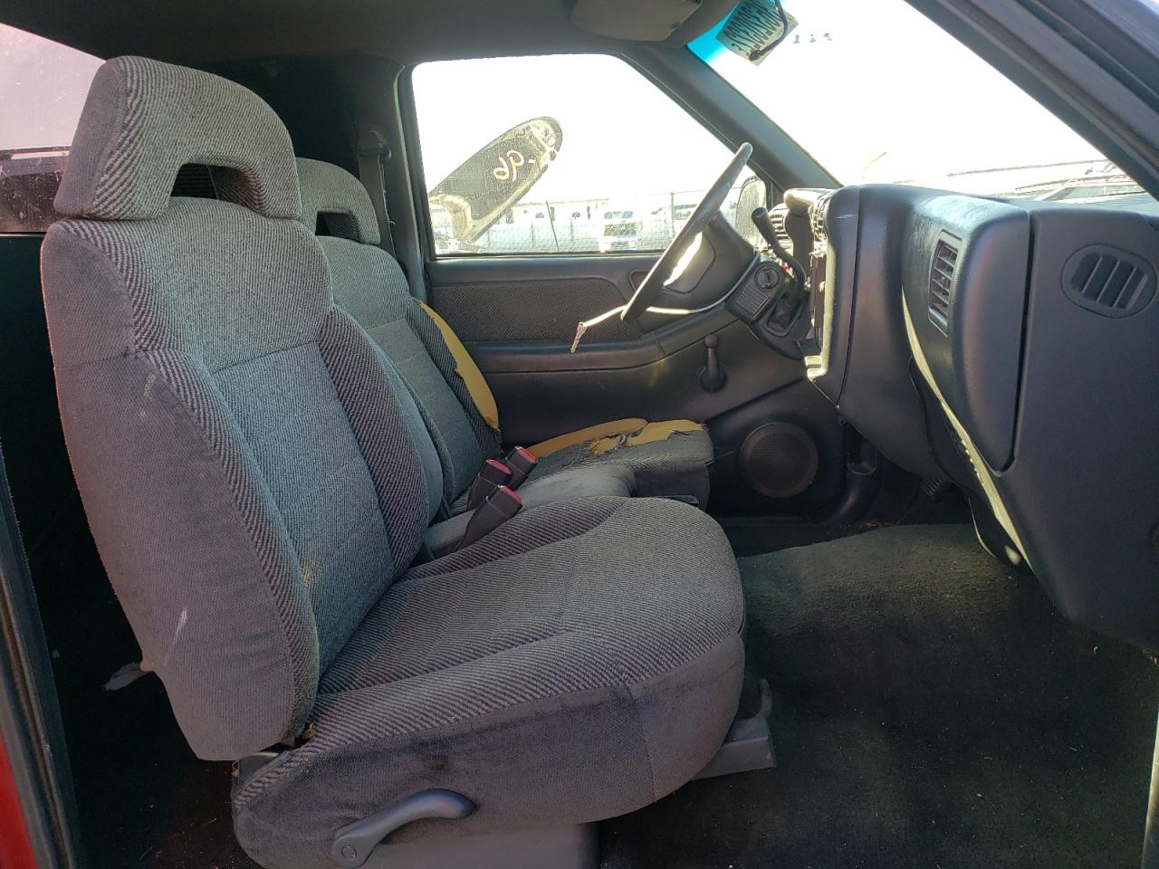 Photo 5 from auction – 1996 CHEVROLET S10 with VIN 1GCCS19W7T8156112