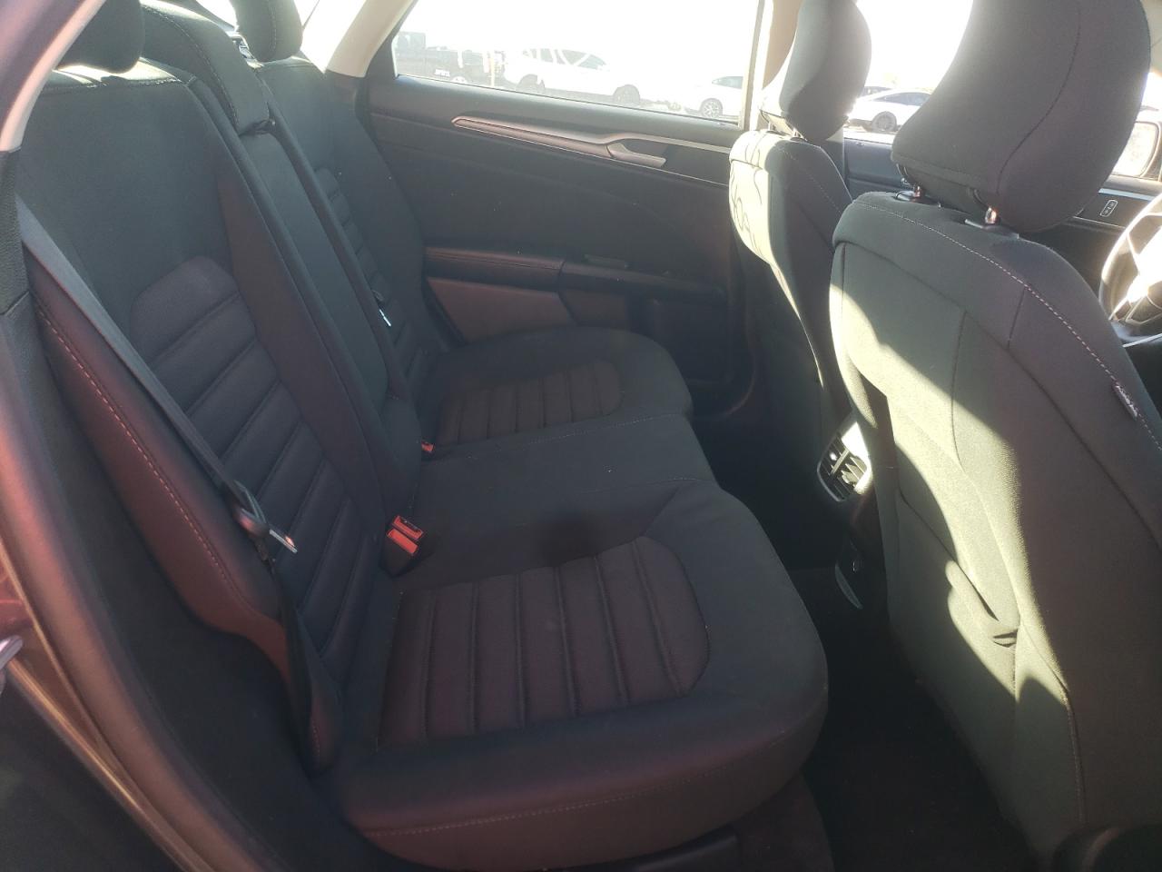 Photo 6 from auction – 2017 FORD FUSION SE with VIN 3FA6P0H76HR164331