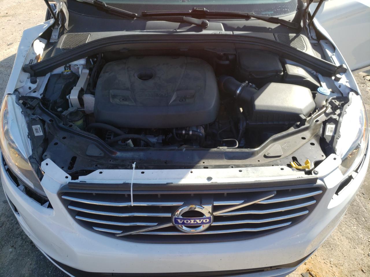 Photo 7 from auction – 2016 VOLVO XC60 T5 with VIN YV440MDJ0G2866790