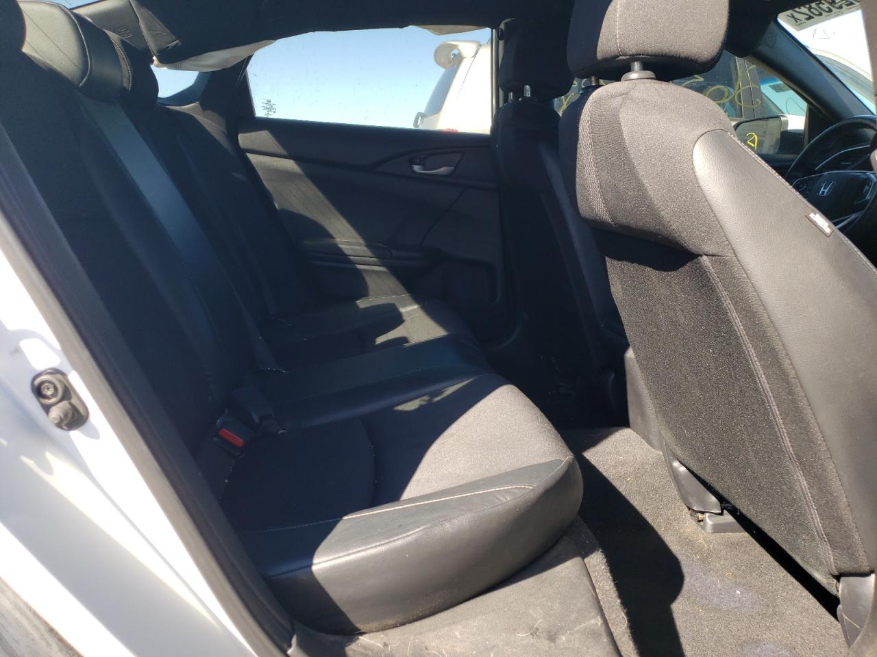Photo 6 from auction – 2019 HONDA CIVIC SPOR with VIN 2HGFC2F8XKH511337