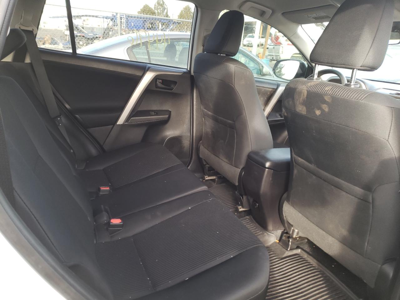 Photo 6 from auction – 2017 TOYOTA RAV4 LE with VIN 2T3BFREV1HW616488