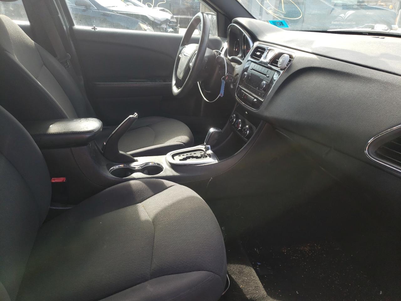 Photo 5 from auction – 2013 CHRYSLER 200 S with VIN 1C3CCBAB5DN620792