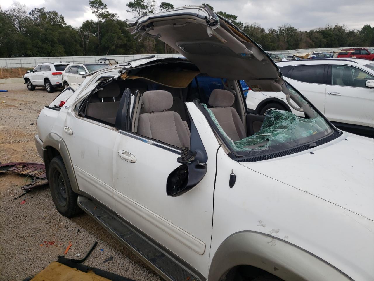 Photo 9 from auction – 2004 TOYOTA SEQUOIA SR with VIN 5TDZT34AX4S233972