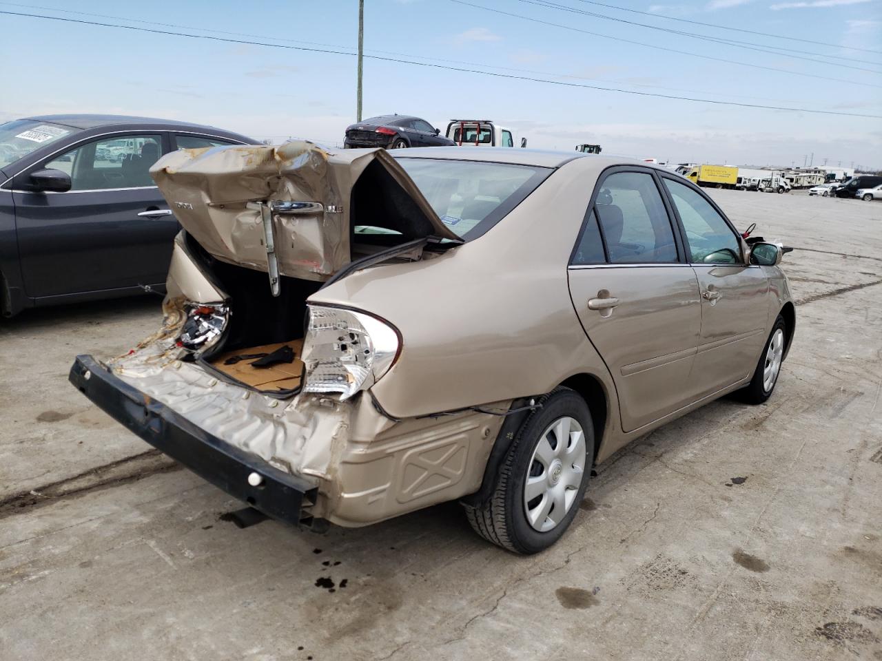 Photo 4 from auction – 2004 TOYOTA CAMRY LE with VIN 4T1BE32K74U336703