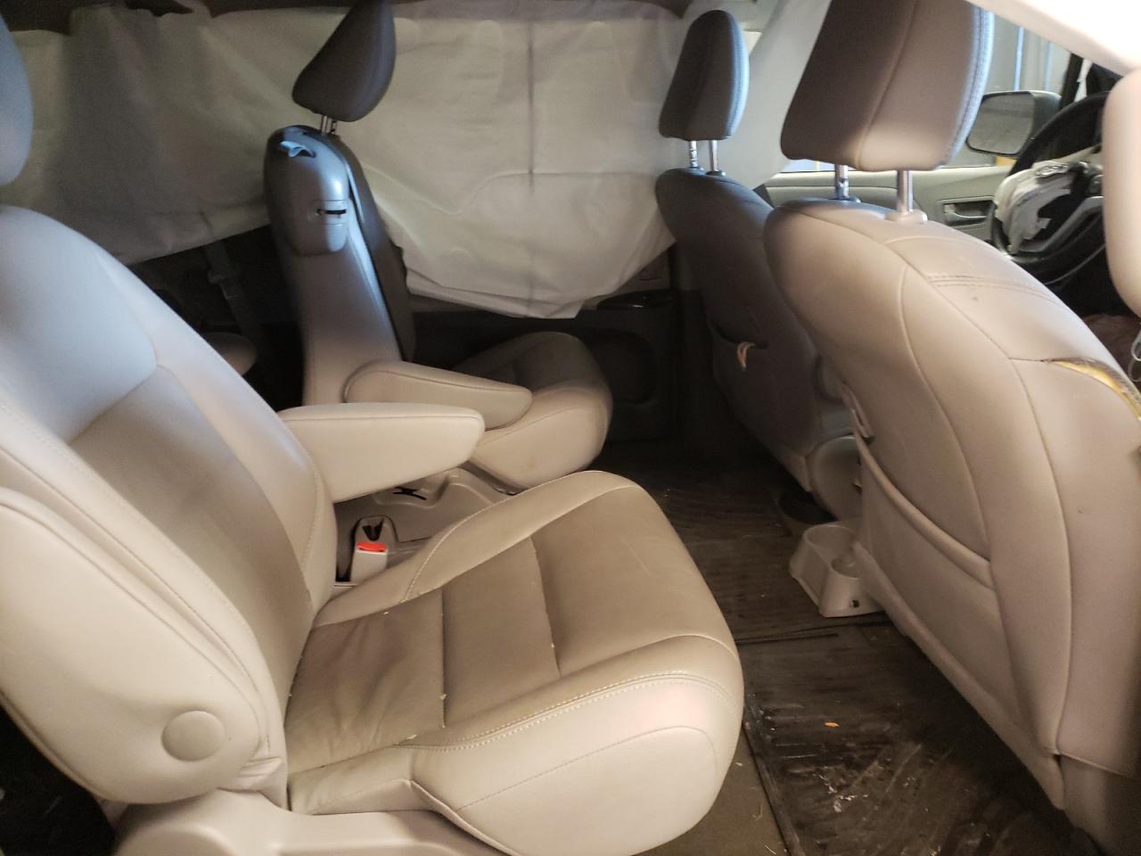 Photo 6 from auction – 2017 TOYOTA SIENNA XLE with VIN 5TDYZ3DC5HS790466
