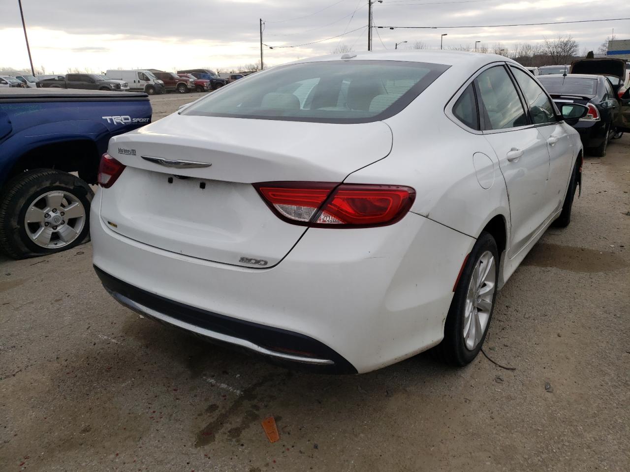 Photo 4 from auction – 2015 CHRYSLER 200 LIMITE with VIN 1C3CCCAB0FN743084