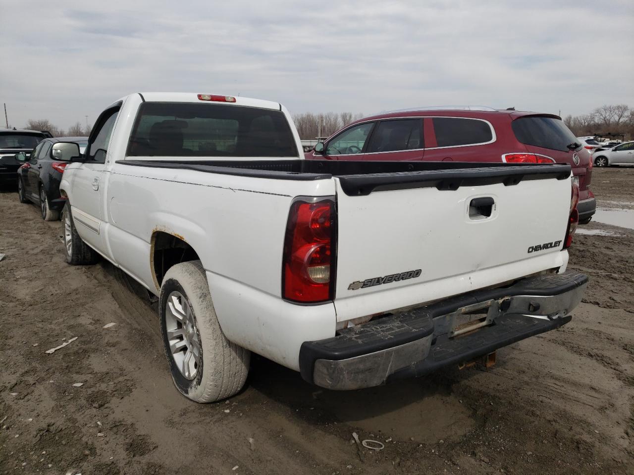 Photo 3 from auction – 2005 CHEVROLET SILVERADO with VIN 1GCEC14T75E144761