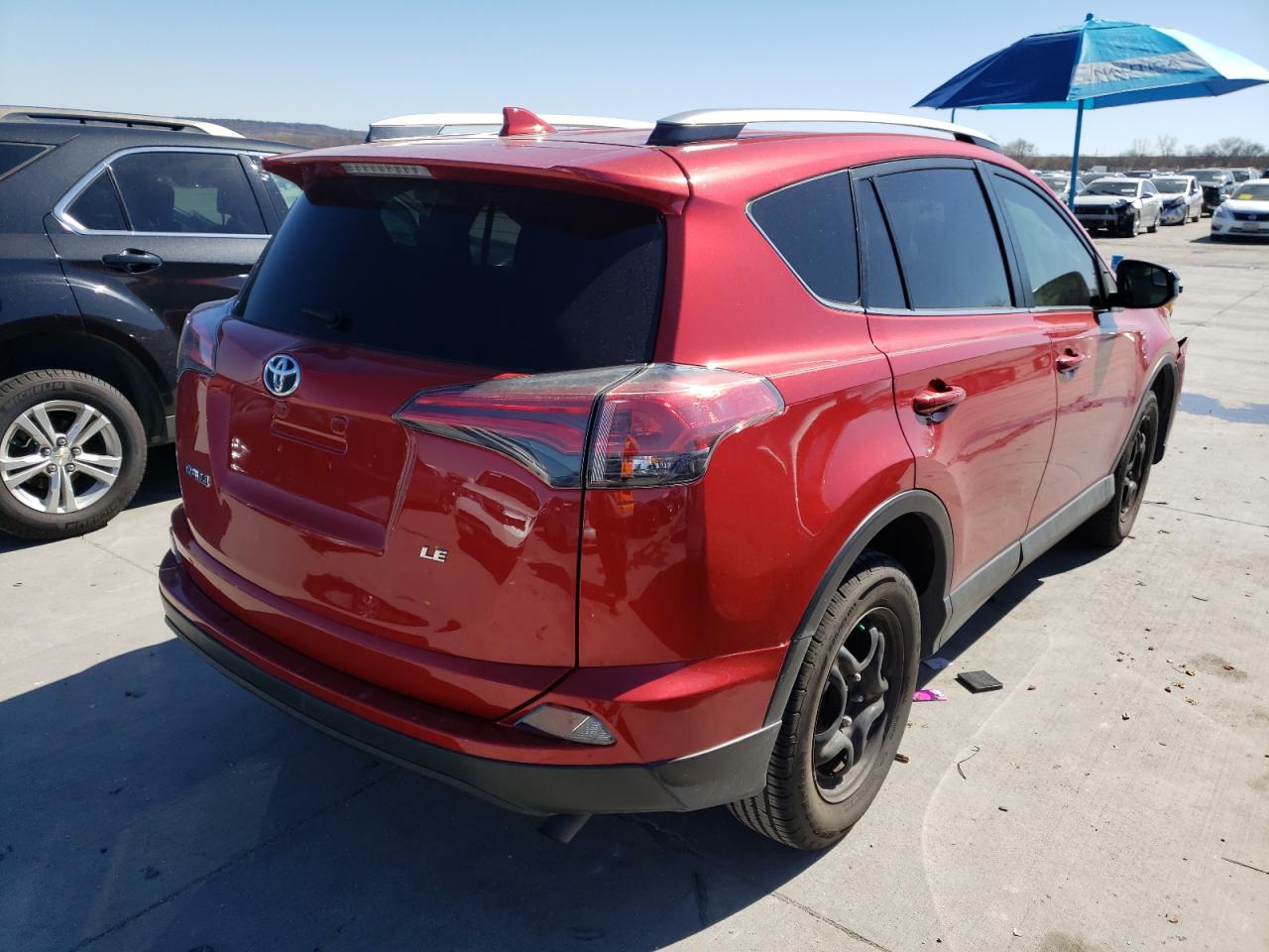 Photo 4 from auction – 2017 TOYOTA RAV4 LE with VIN JTMZFREV2HJ128115