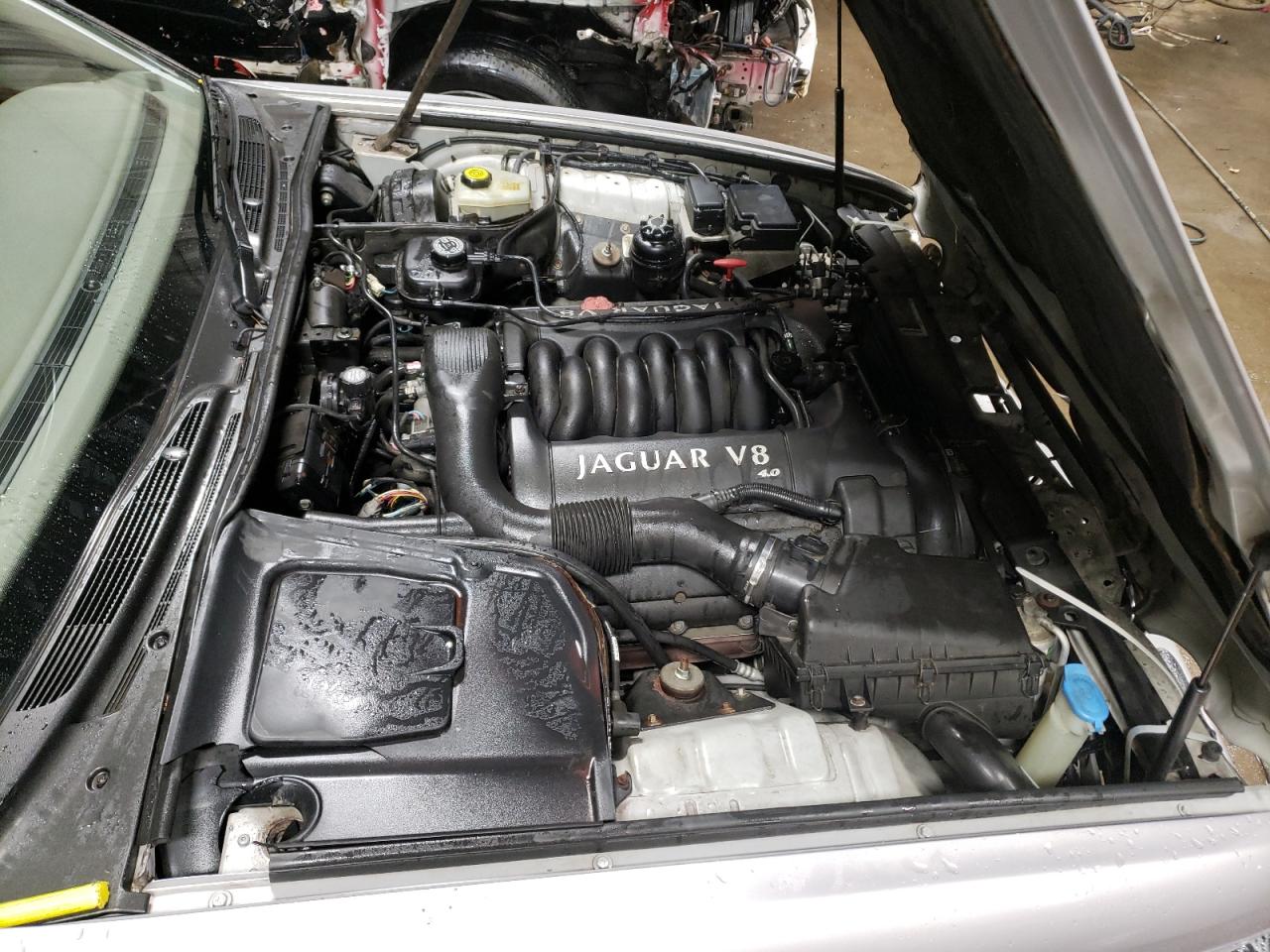 Photo 7 from auction – 2000 JAGUAR XJ8 with VIN SAJDA14C0YLF05933