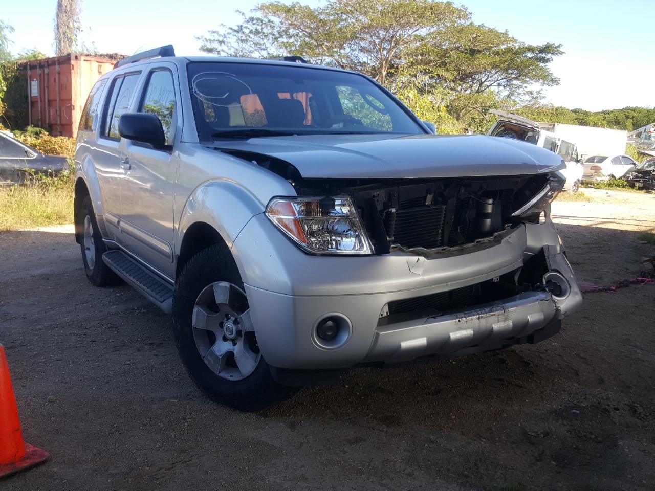 Photo 1 from auction – 2005 NISSAN PATHFINDER with VIN 5N1AR18U35C758830