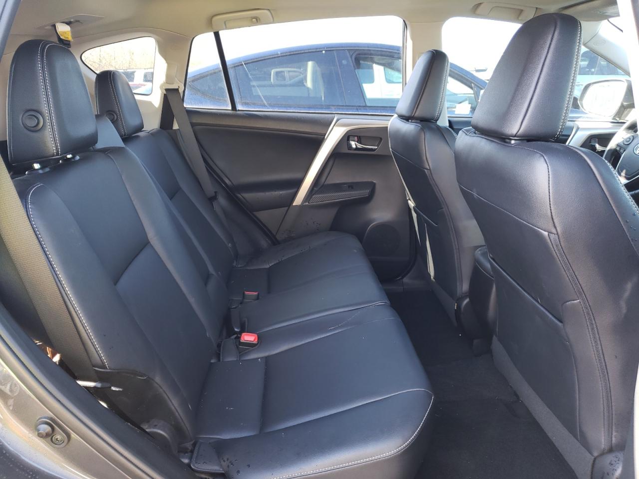 Photo 6 from auction – 2014 TOYOTA RAV4 LIMIT with VIN 2T3DFREVXEW193897