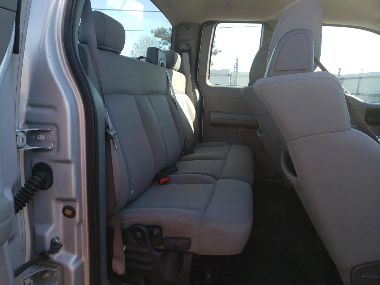 Photo 6 from auction – 2006 FORD F150 with VIN 1FTRX14W26NB23236