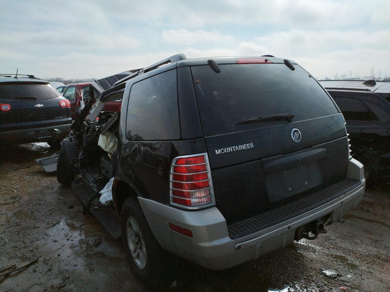 Photo 3 from auction – 2002 MERCURY MOUNTAINEE with VIN 4M2ZU86E72ZJ09321