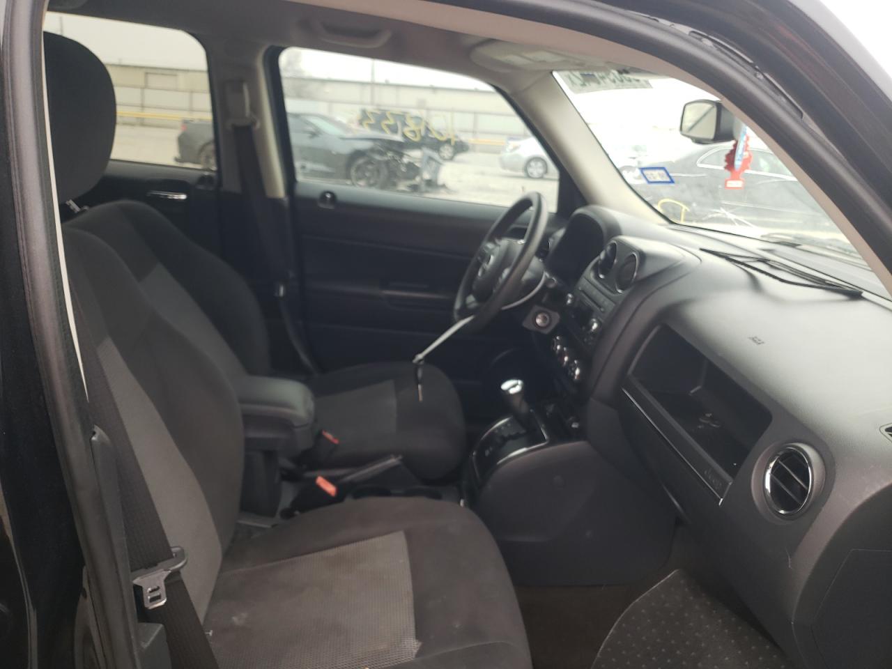Photo 5 from auction – 2016 JEEP PATRIOT SP with VIN 1C4NJPBB1GD547548