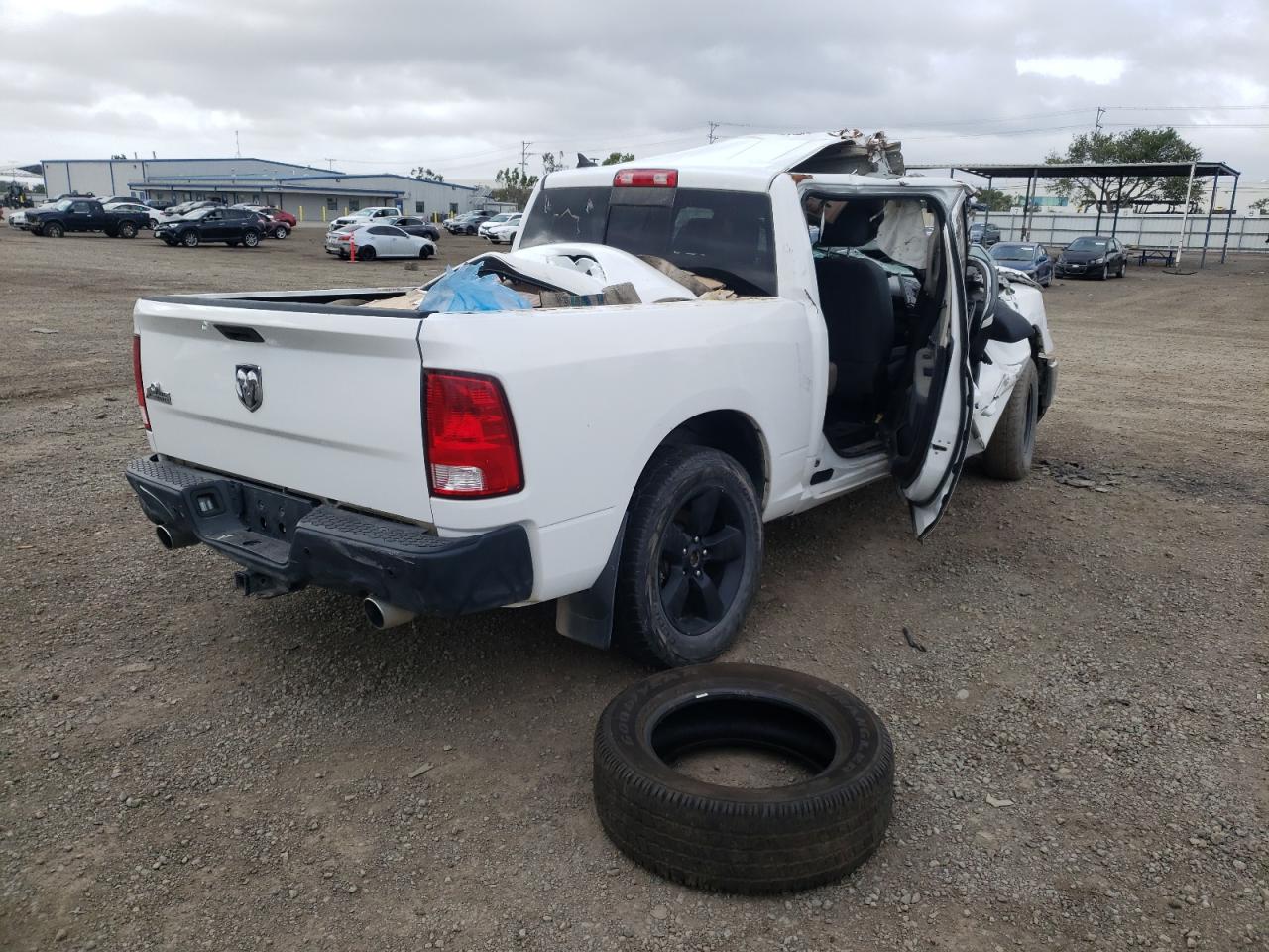 Photo 4 from auction – 2019 RAM 1500 CLASS with VIN 1C6RR6LT6KS563302