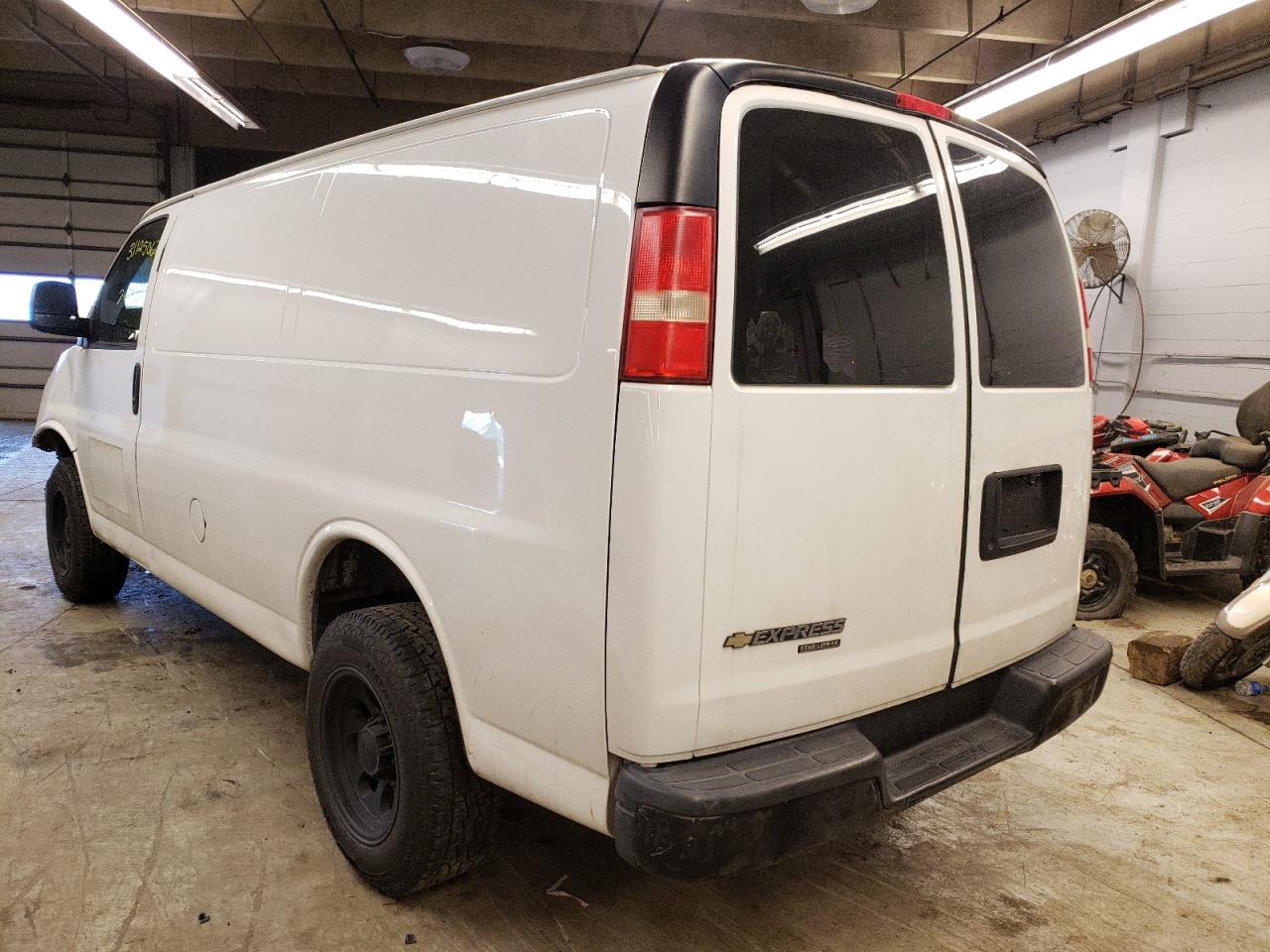 Photo 3 from auction – 2014 CHEVROLET EXPRESS G2 with VIN 1GCWGFFA4E1144497