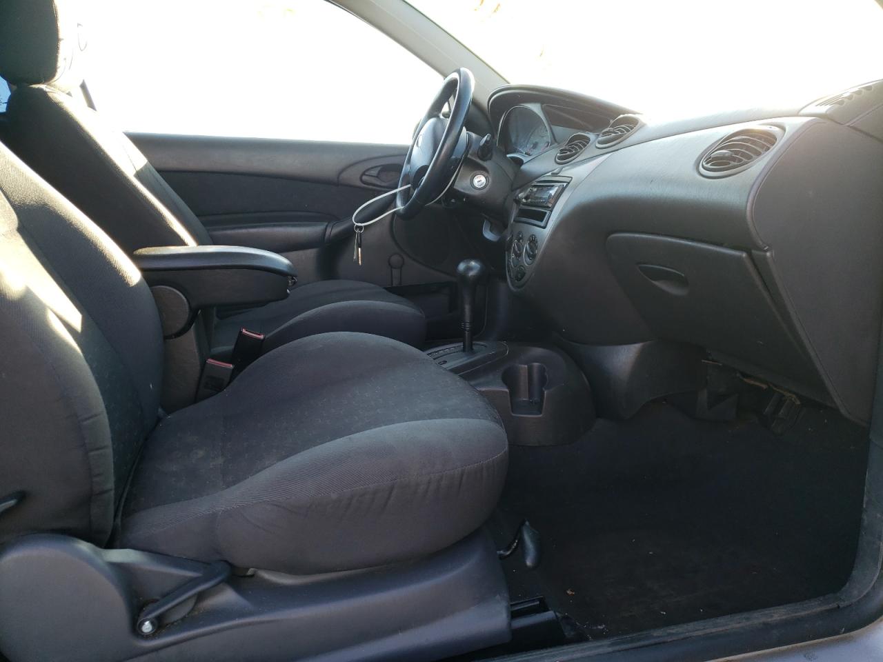 Photo 5 from auction – 2003 FORD FOCUS ZX3 with VIN 3FAFP31373R124955