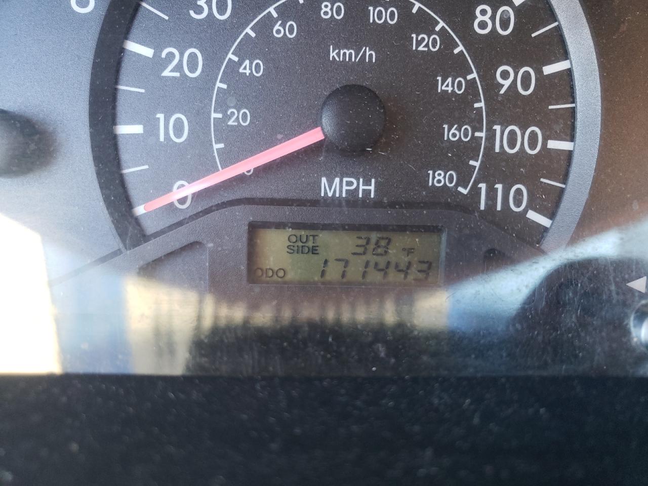 Photo 8 from auction – 2005 TOYOTA COROLLA CE with VIN 1NXBR32E05Z517139