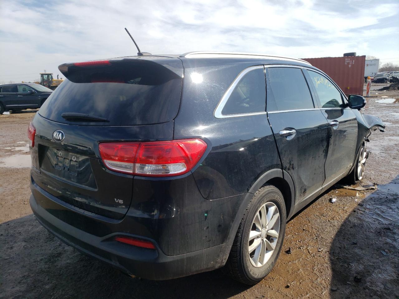 Photo 4 from auction – 2016 KIA SORENTO LX with VIN 5XYPGDA58GG179632
