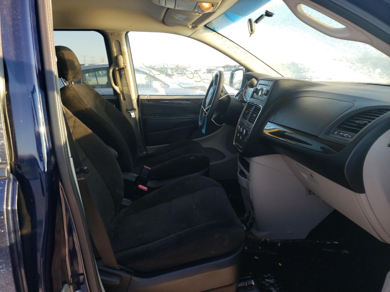 Photo 5 from auction – 2012 DODGE GRAND CARA with VIN 2C4RDGBGXCR324677