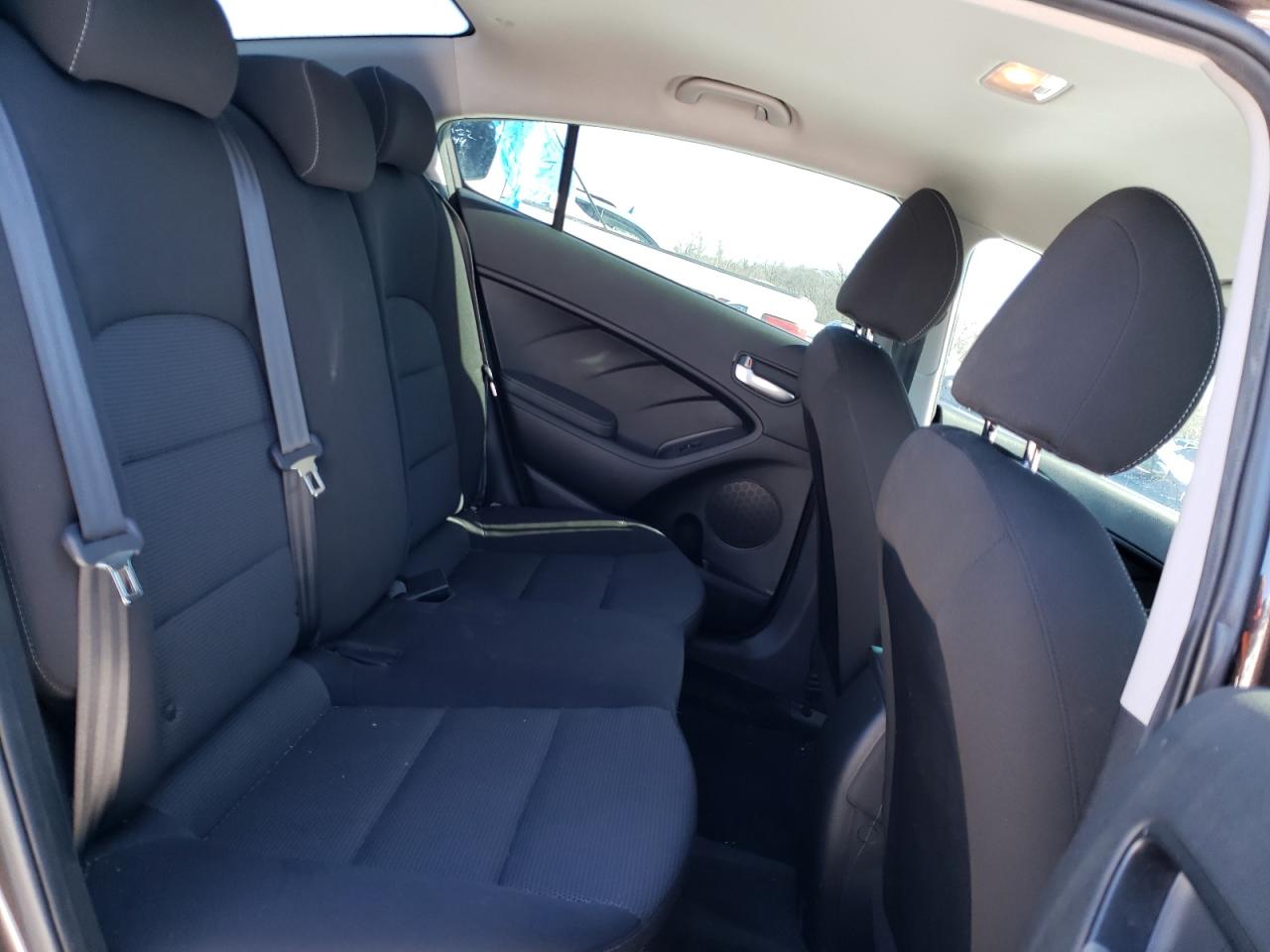 Photo 6 from auction – 2018 KIA FORTE LX with VIN 3KPFK4A71JE216309