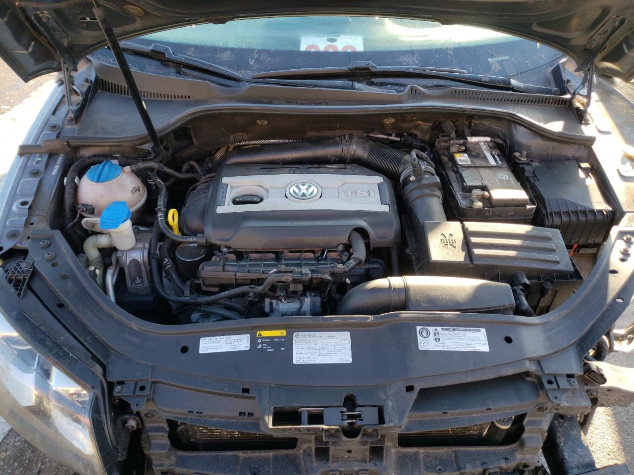 Photo 7 from auction – 2015 VOLKSWAGEN EOS LUX with VIN WVWFW8AH3FV001036