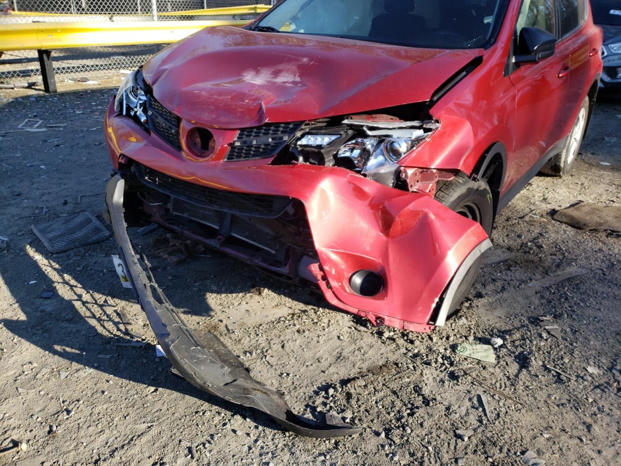 Photo 9 from auction – 2014 TOYOTA RAV4 LE with VIN JTMBFREVXED073733