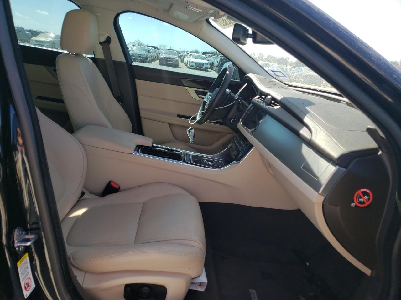 Photo 5 from auction – 2018 JAGUAR XF PRESTIG with VIN SAJBE4FX7JCY59299