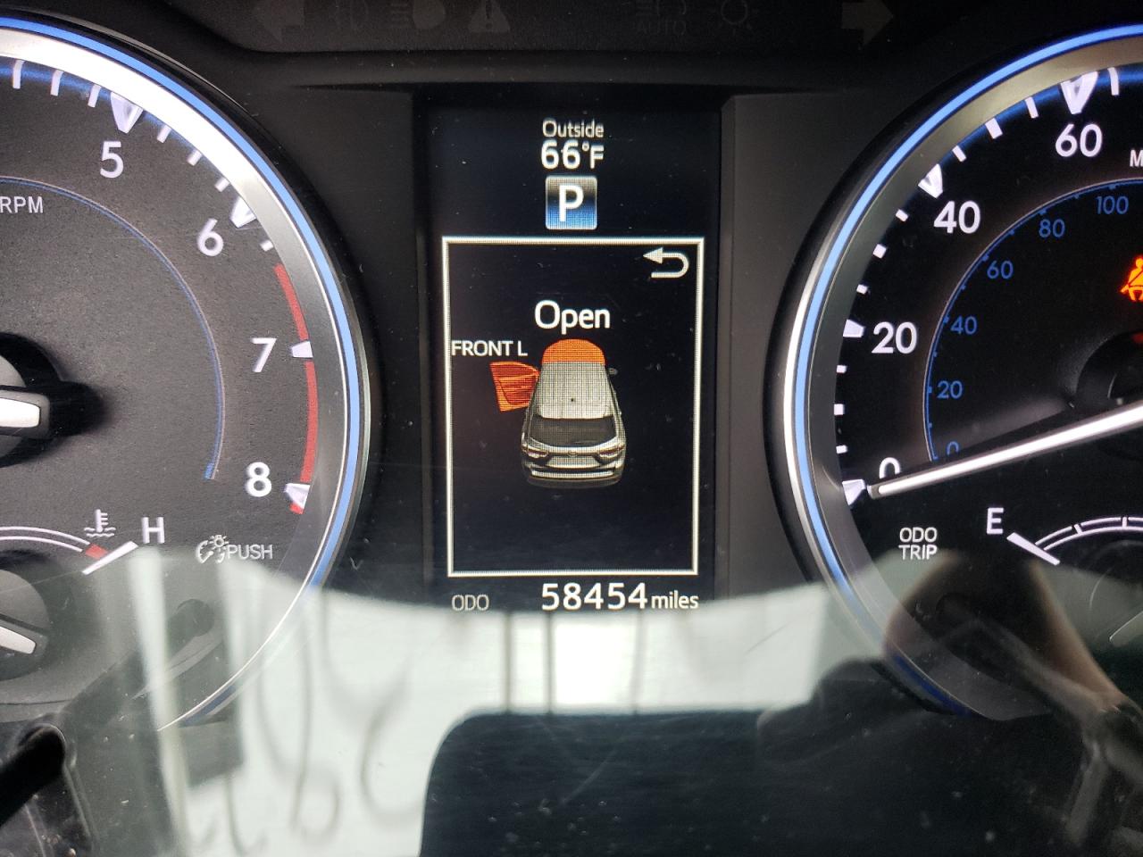 Photo 8 from auction – 2016 TOYOTA HIGHLANDER with VIN 5TDJKRFH0GS502580