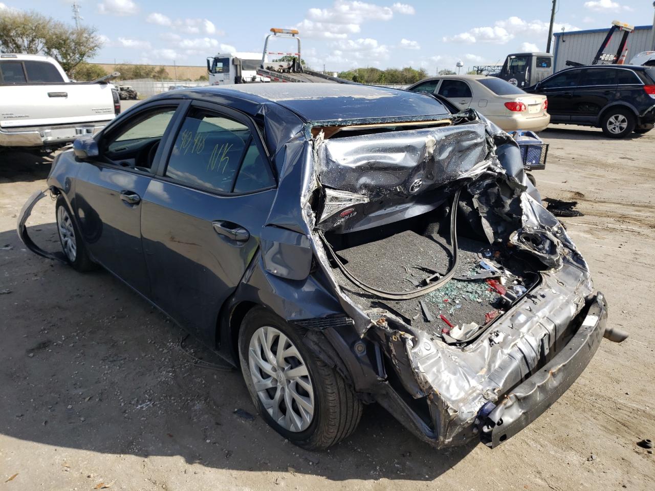 Photo 3 from auction – 2018 TOYOTA COROLLA L with VIN 5YFBURHE2JP823036