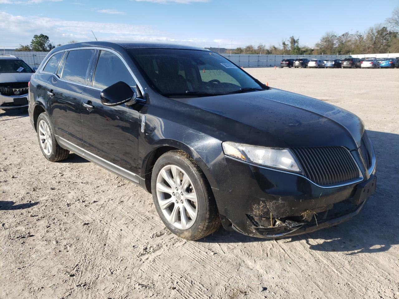 LINCOLN MKT 2016 with VIN 2LMHJ5FK2GBL01352 - Photo from auction