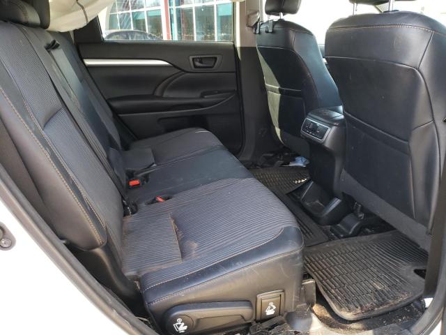 Photo 6 from auction – 2016 TOYOTA HIGHLANDER with VIN 5TDBKRFH2GS305558