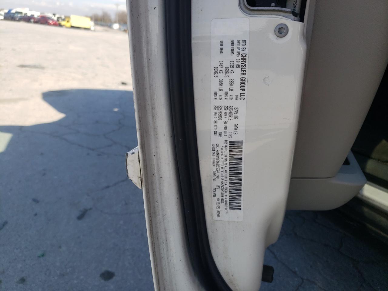 Photo 10 from auction – 2010 CHRYSLER TOWN & COU with VIN 2A4RR4DE1AR155524