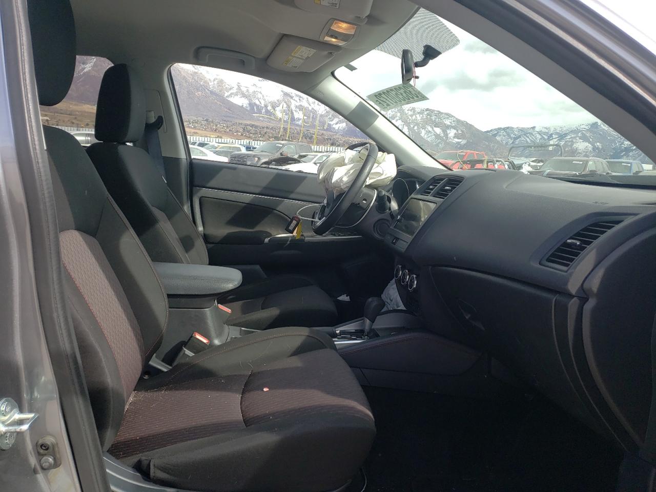 Photo 5 from auction – 2019 MITSUBISHI OUTLANDER with VIN JA4AR3AU1KU013715