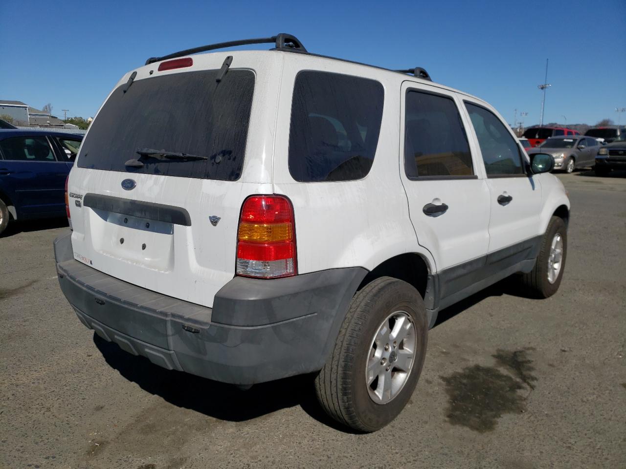 Photo 4 from auction – 2005 FORD ESCAPE XLT with VIN 1FMCU03145KB33664