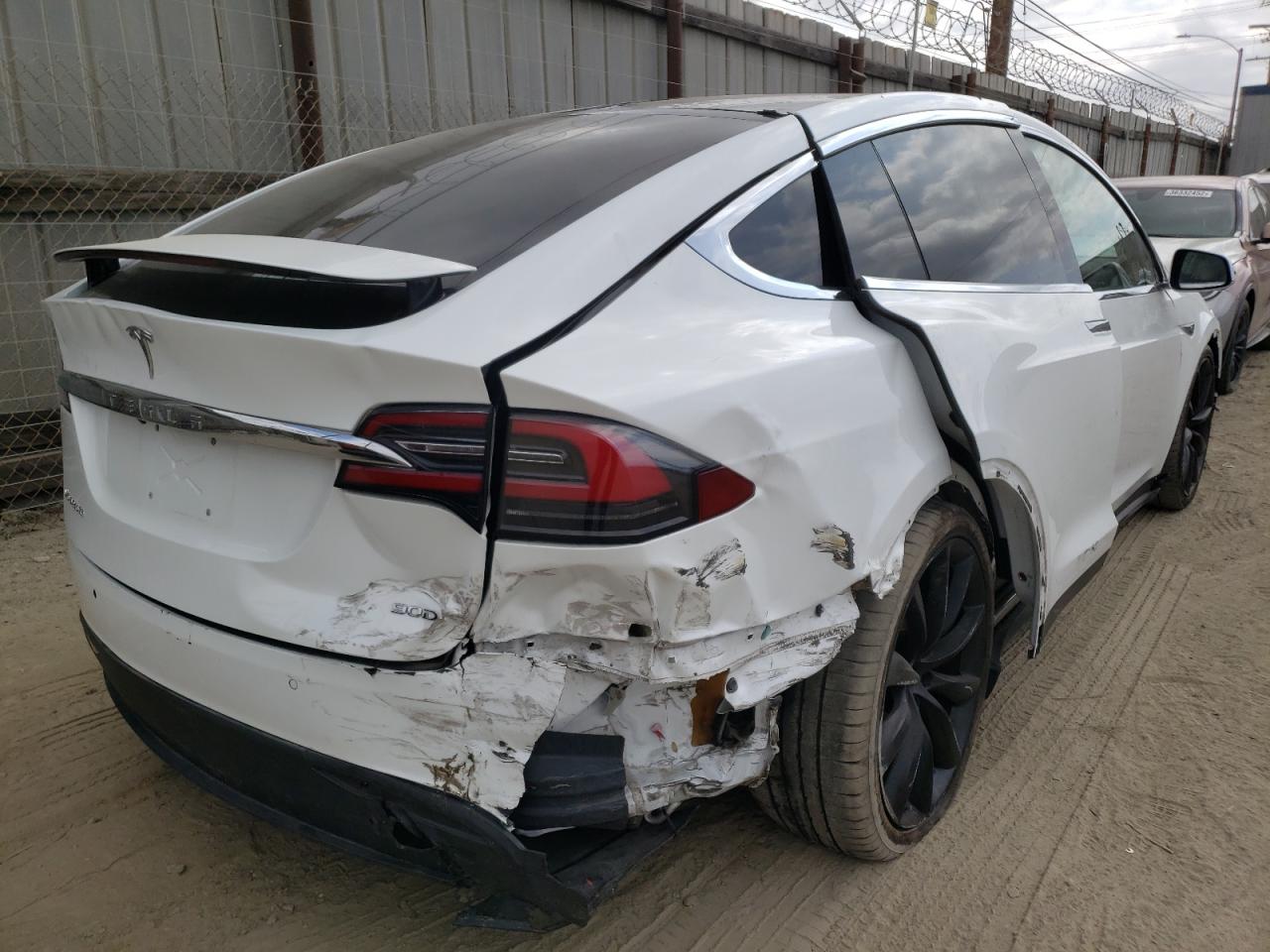 Photo 4 from auction – 2016 TESLA MODEL X with VIN 5YJXCBE25GF018825