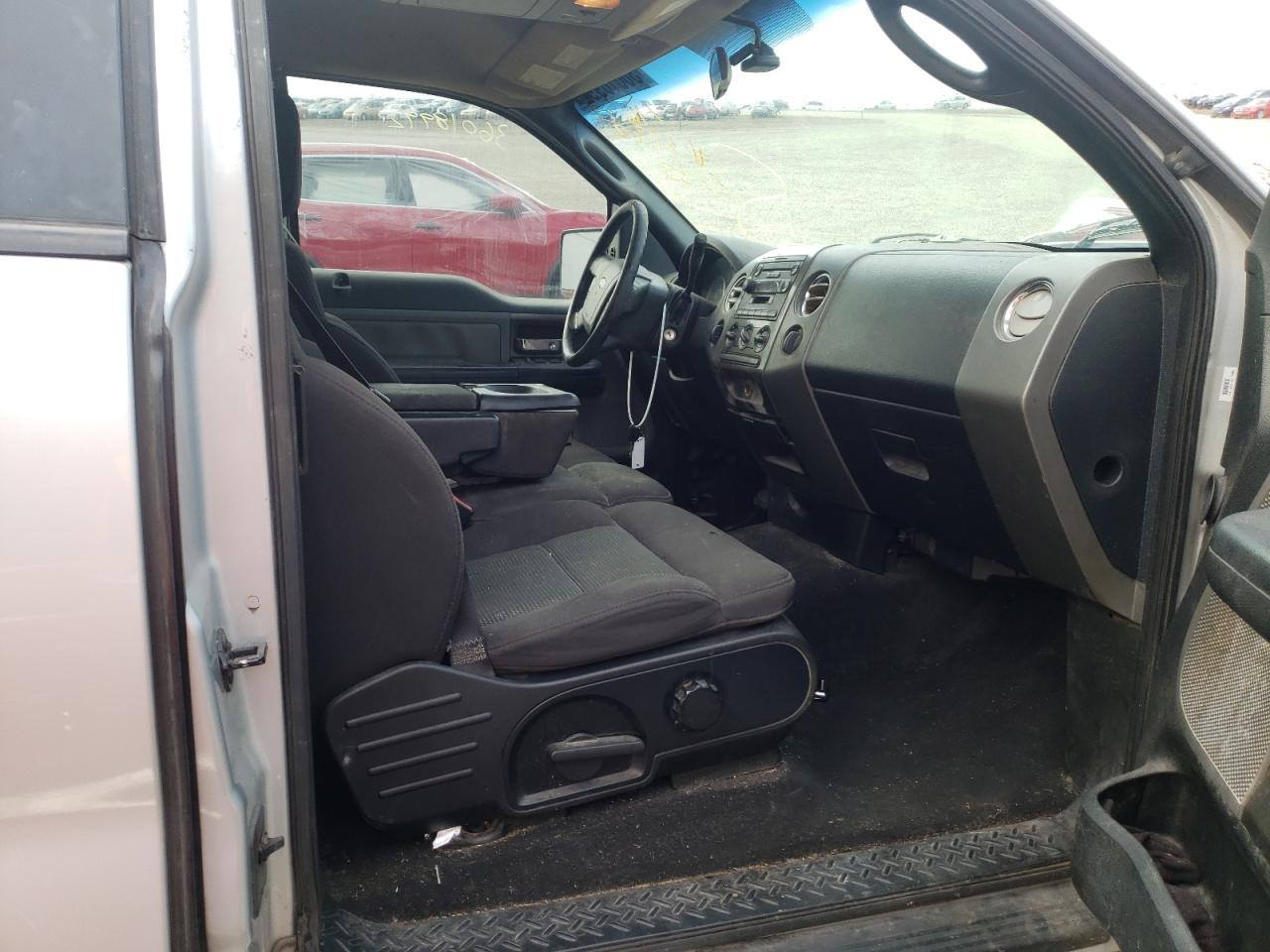 Photo 5 from auction – 2005 FORD F150 with VIN 1FTPX14515FA52215