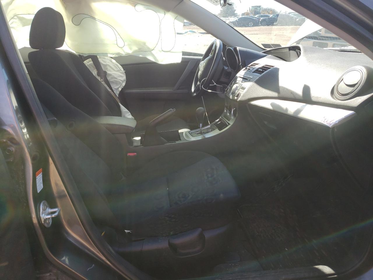 Photo 5 from auction – 2010 MAZDA 3 with VIN JM1BL1SG6A1325232